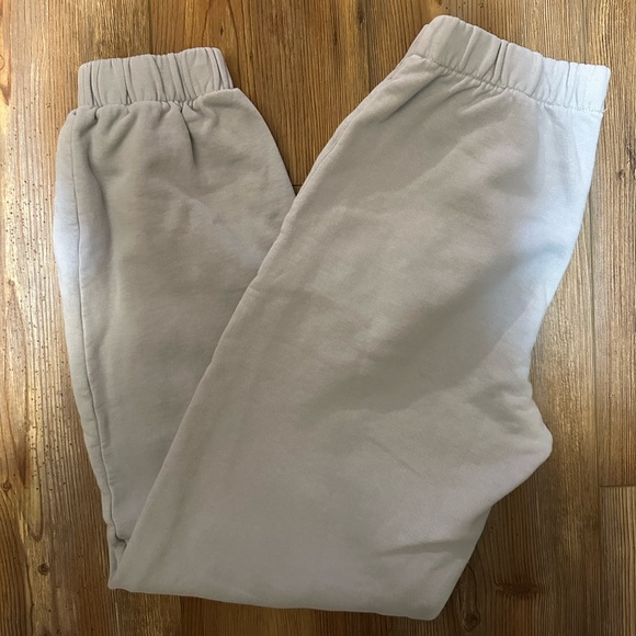 Brandy Melville Light Gray Joggers - Picture 1 of 4